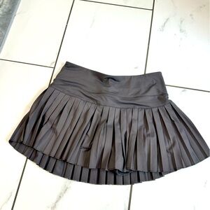 Gold Hinge | skirt with built in shorts and pockets | M | grey
